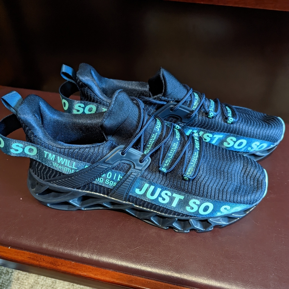 Just SOSO men's shoes new in box